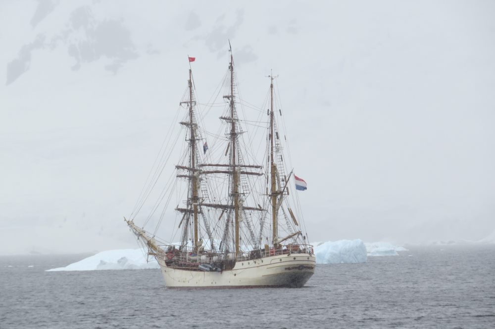 Bark EUROPA Antarktika Jan 2016s